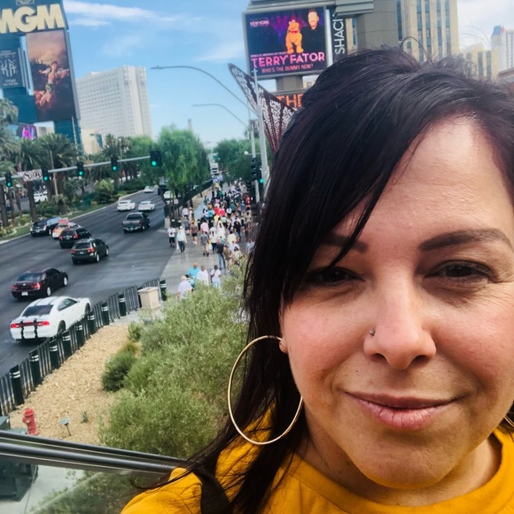 Meet your Posher, Christina - Picture 1 of 1